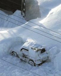 暴風雪:北海道の死者８人に…富良野、網走でも死亡