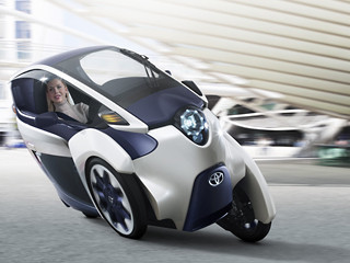 トヨタ、ジュネーブモーターショーに小型EV「TOYOTA i-ROAD」を出展