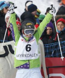 伊藤は銀メダル、上村５位 モーグル女子世界選手権