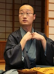 渡辺竜王が王将初獲得、佐藤王将破る 将棋・王将戦