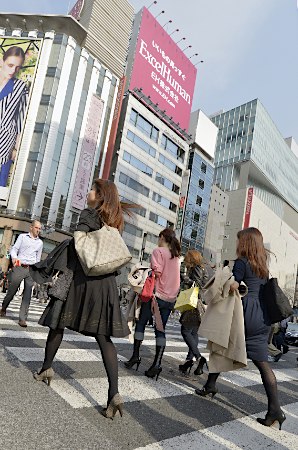 汗ばむ陽気 ６月並みも 来週は急降下？