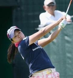 山村彩恵が６アンダーで首位…女子ゴルフ