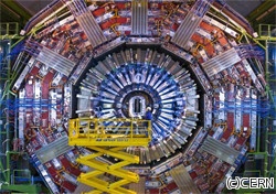 CERN、ヒッグス粒子の存在を強く示唆