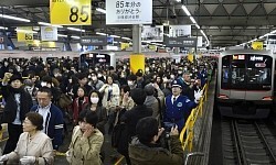 東横渋谷駅:さよなら駅舎 地上から地下に切り替え