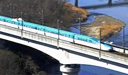 東北新幹線:「はやぶさ」国内最速３２０キロ運転