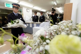 地下鉄サリン:東京メトロ６駅に献花台 事件から１８年