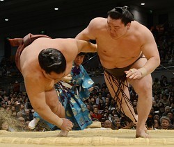 大相撲春場所:白鵬、優勝決める…２４回目、北の湖に並ぶ