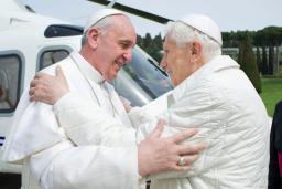 新旧法王が対面「前代未聞」 「われわれは兄弟」