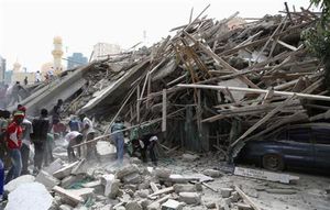 タンザニアで建設中のビル崩壊、36人が死亡