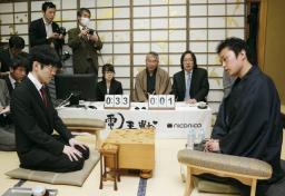 プロ棋士連敗 コンピューター側Ｖ王手