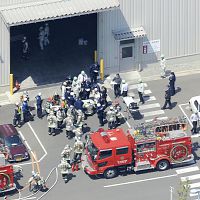 金属加工会社で「溶解炉爆発」…２人全身やけど