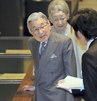 両陛下、明治時代の公文書など鑑賞…特別展で