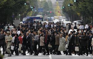 景気判断、全９地域で引き上げ 日銀地域経済報告