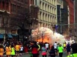 ボストンマラソンで「爆弾テロ」 ８歳少年ら３人死亡、１３８人負傷