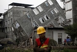 国際四川地震から７２時間に 状況厳しく