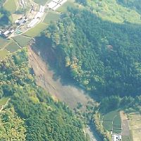 浜松の茶畑で大規模地滑り…２１日から避難勧告