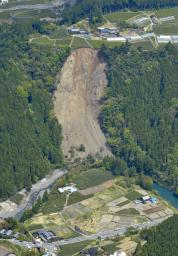 茶畑地滑り、９０メートル崩落 ２日前に避難勧告 浜松