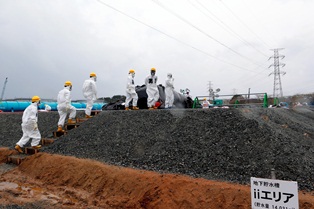 福島第１原発:汚染水漏れ 「お粗末だ」県が貯水槽調査