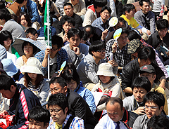 メーデー参加者 「景気好転実感なし」