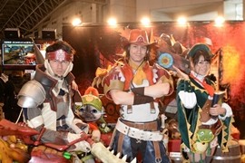 「ニコニコ超会議2」会場を彩ったコスプレイヤー＆コンパニオン写真をまとめてみました