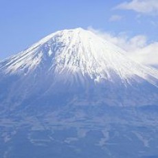 富士急の株価、午前はストップ高で終える 富士山の世界文化遺産登録確定を受けて