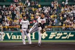 堤真一 甲子園始球式は伊勢神宮の空気