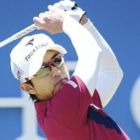 近藤共、しぶといゴルフで首位＝中日クラウンズゴルフ