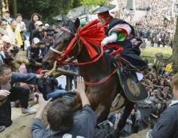 上げ馬神事 ２頭成功