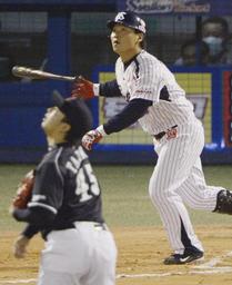 武内、殊勲弾にも恐縮＝プロ野球・ヤクルト