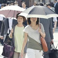 きょうも暑い…専門家「熱中症には注意を」