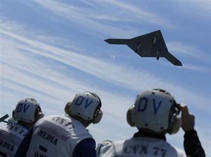 ステルス無人機、発艦に成功＝中国に対抗、実用化に前進－米軍