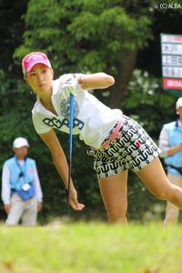 江里菜と一ノ瀬、宋ボベの３人が首位／国内女子