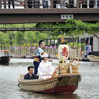 優雅に「嫁入り舟」水郷潮来あやめまつり