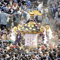 「宮出し」で三社祭は最高潮…担ぎ手１万２千人