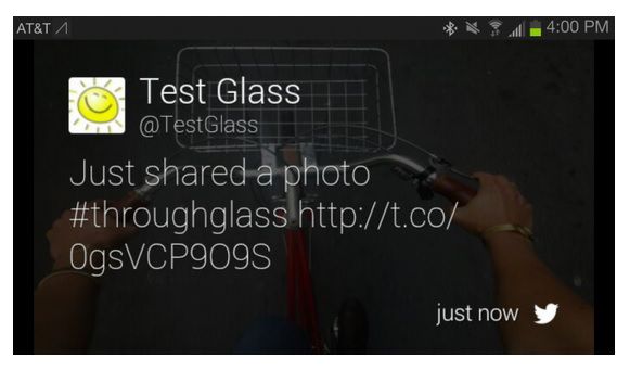 フェイスブックとツイッターがGoogle Glassアプリ公開