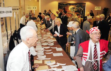 三高 最後の同窓会…高齢化理由に今月末解散