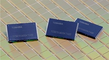 東芝、最先端プロセス用いたＮＡＮＤ型フラッシュ量産