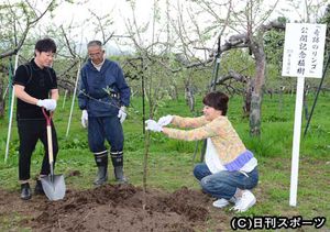 菅野 リンゴの涙 「奇跡のリンゴ」ロケ地・青森で試写会