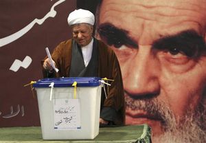 イラン大統領選は保守派中心に、元大統領らの出馬認められず