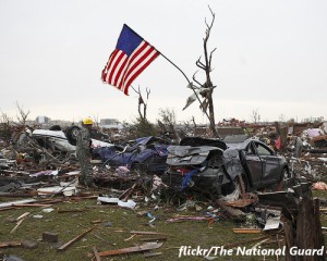 米竜巻被害、２千億円超 死者の１０人が子ども