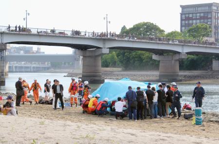 川遊び８歳死亡＝２人流され、弟は救助－岡山