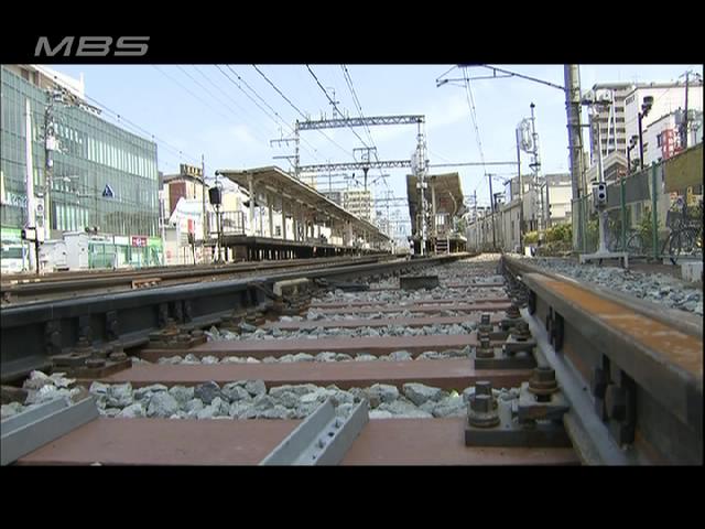 阪急電車の踏切 また自転車放置