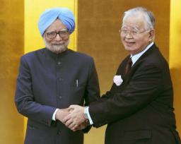 アベノミクス「国際社会にも好影響」 インド首相