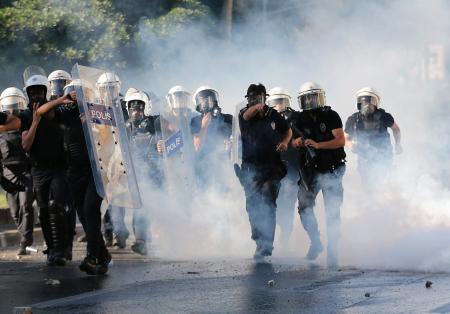 トルコ、９００人超拘束 反政権デモが各地に拡大