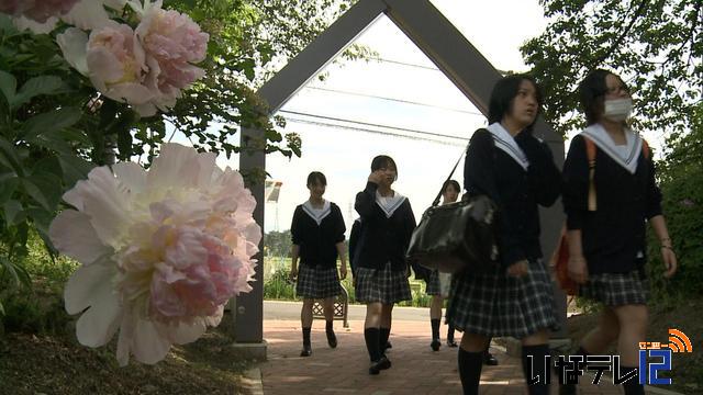 衣替え 夏服で登校