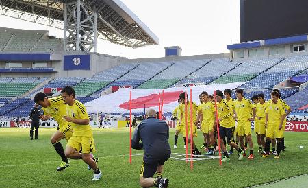 本田、香川ら豪州戦先発＝勝ち点取ればＷ杯出場－サッカー