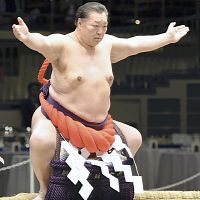 北の湖理事長、還暦祝いの土俵入り…史上９人目