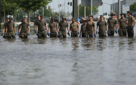 中東欧の洪水、死者２１人に独、川氾濫で２万３千人避難