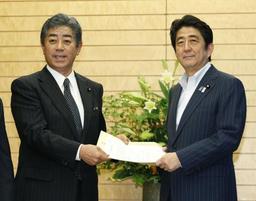 新防衛大綱で安倍首相に提言＝自民