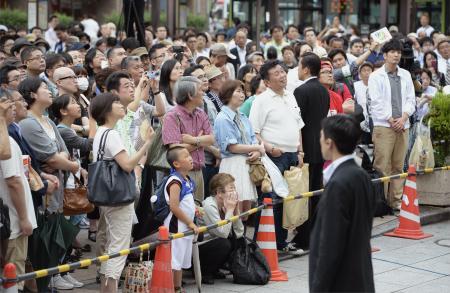 都議選:自民に投票２６％、民主８％ 本社世論調査